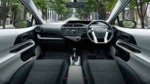 2014-prius-c-features-interior Prius c interior